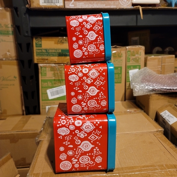 Pioneer Woman Christmas Tins - Picture 8 of 10